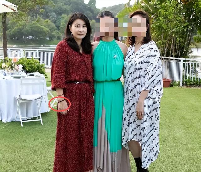 霍震霆也没想到，被寄予厚望的儿媳郭晶晶，竟遭到一个这么大教训