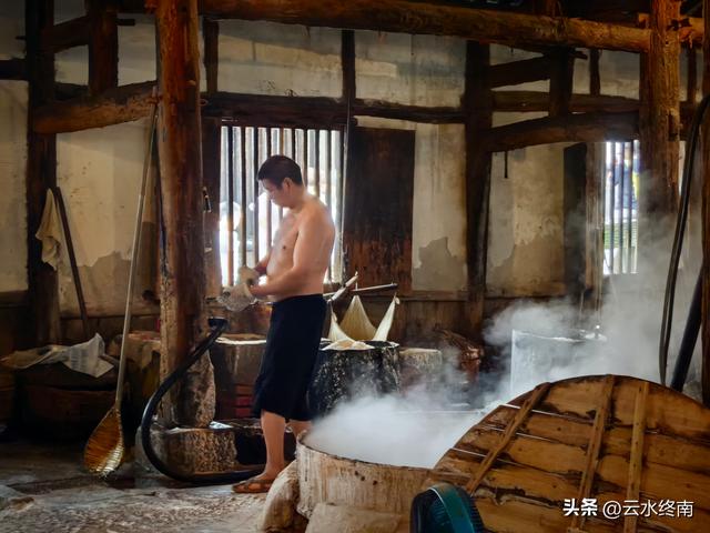 一天收入500多两银子，世界第一口1000米的深井，现还在产手工盐