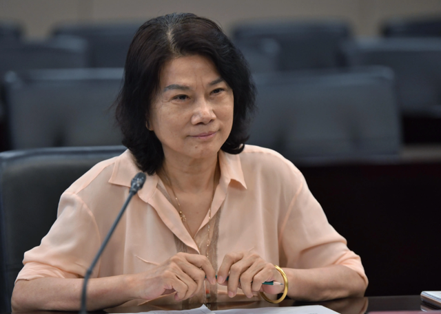 雷军没想到，十亿赌约12年后，董明珠一个举动再令所有人刮目相看