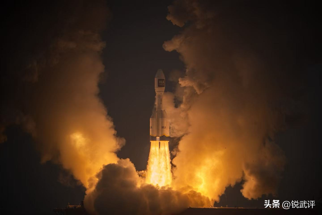 宇宙博弈！中美卫星太空激情互拍，美国重返月球竞赛已落后中国