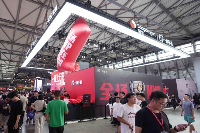 一加手机携旗舰亮相CJ2025 重构移动游戏体验边界