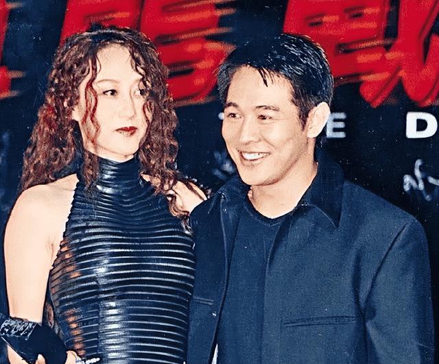同是李连杰的基因，黄秋燕的女儿和利智的女儿差距太大，令人唏嘘