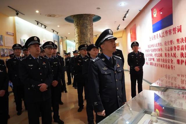【你好，警察节】警徽闪耀映初心，警博欢庆警察节——淄博警察博物馆举办警察节主题参观活动
