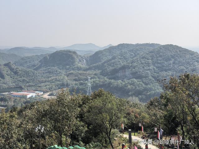 重阳登高丹阳黄连山 齐梁半壁基业地 北顾大江秋水情
