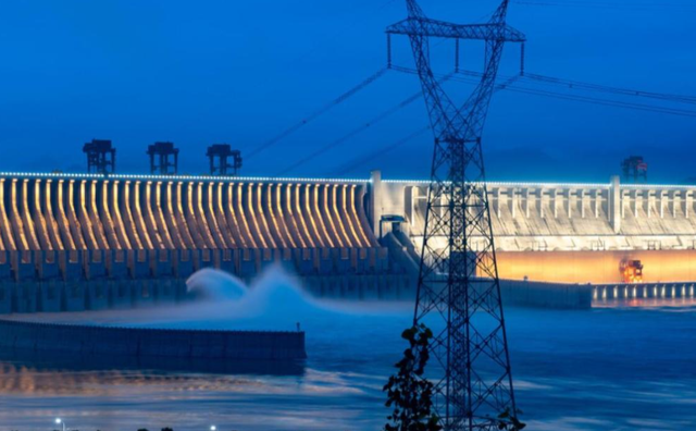 三峡大坝 “账本” 曝光：运行了 20 余年，2500 亿投入如今回本了吗？