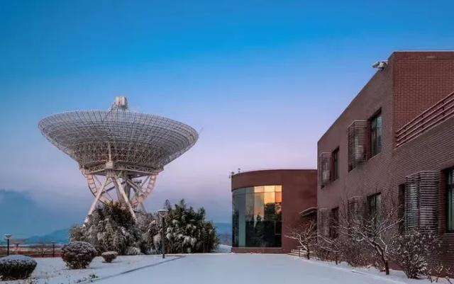 三名航天被迫滞留,为啥不用神舟21号先运回来?先了解下空间碎片