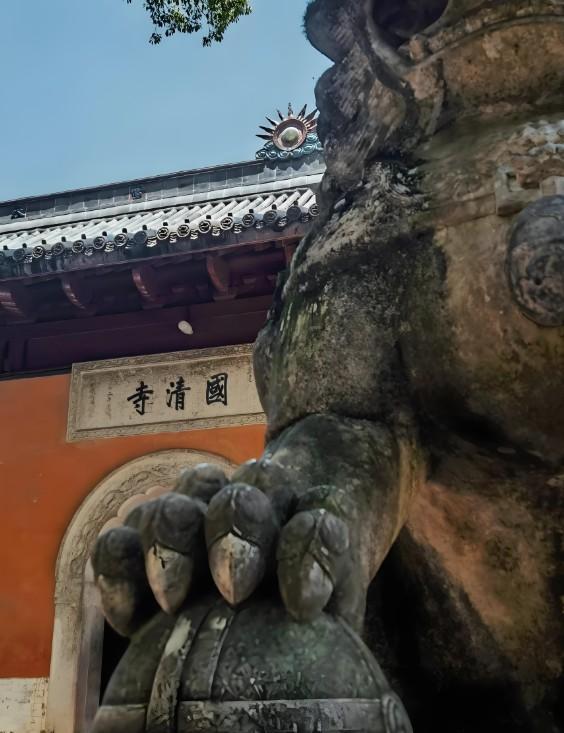 越扒越有！少林寺刚被调查不久，灵隐寺也上了热搜，方丈生活被曝