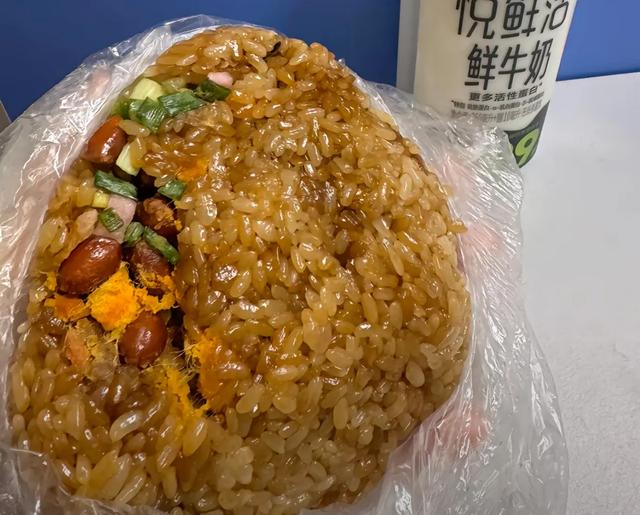 去了一趟广西柳州旅游，吃到了这8种特色美食，非常好吃！特喜欢
