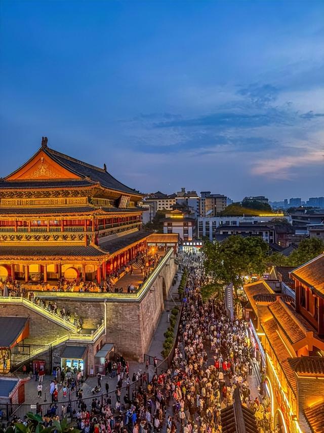 吃着回民街美食长大的老西安掏心窝子：千万别去回民街，太扎心