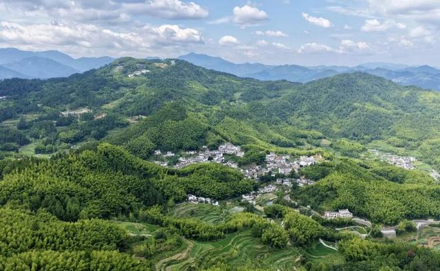喜报!大灵山旅游度假区荣获“2025年度皖美消费”优秀场景! | 皖美冬日 | 第十五届安徽国际文化旅游节