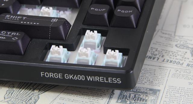 微星GK600W DUKE三模键盘简测：赛博美学与极致手感的完美融合