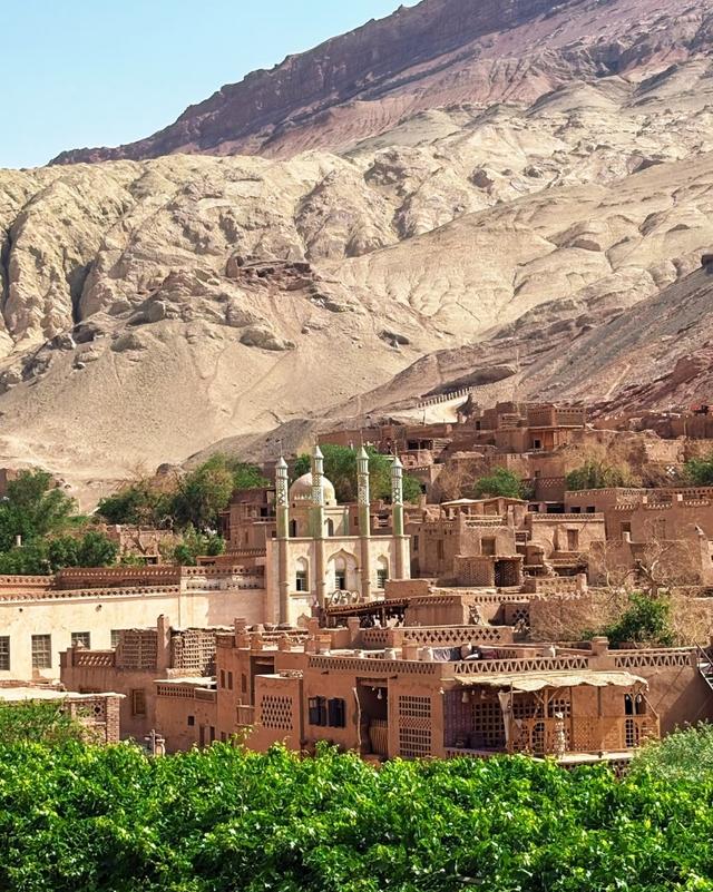 我是上海人，旅吐鲁番，访雅尔湖新石窟，感多朝文化交融真稀奇