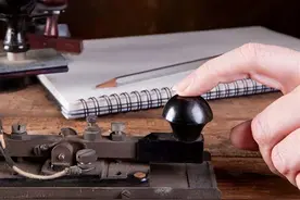 八九十年代竟然有内容为一个字的电报？1838年1月6日电报机诞生图片