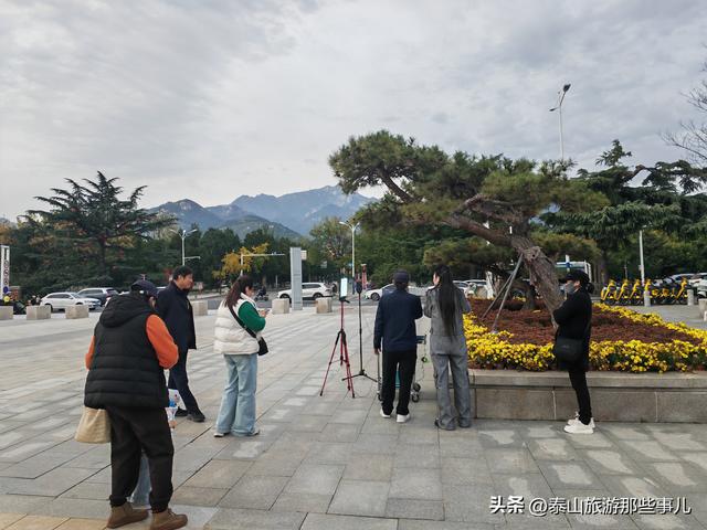 安：它是一个免费景点，现华丽转身，敞亮了，更亲民了，游人如织