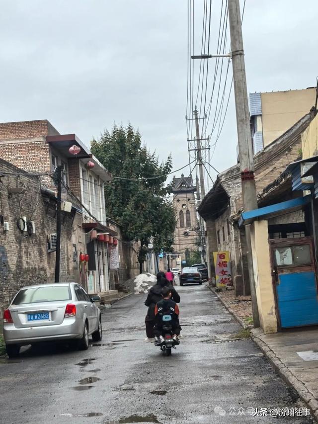 汾阳往事｜汾阳一日，踩着贾樟柯的镜头，走进电影里的故乡
