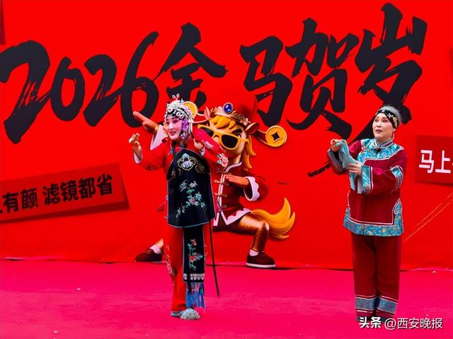 夜幕降临，西安变长安