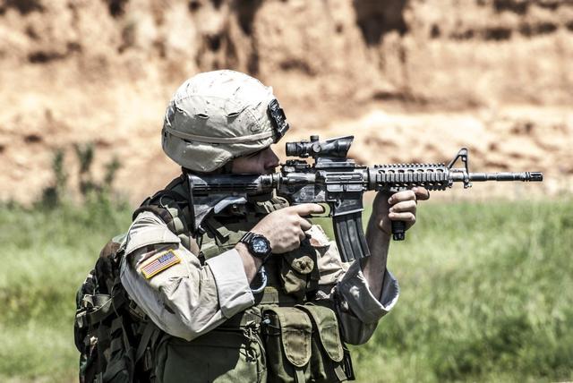 九三阅兵逼近之际，大批美军落地特殊地点，对中国展开多线围堵？