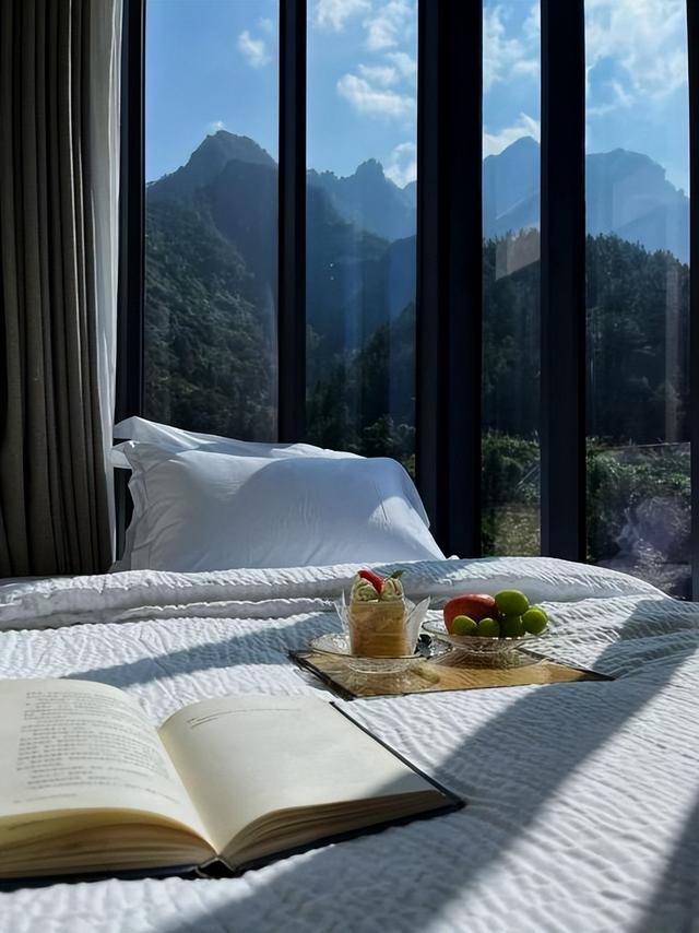 五韵观山悦设计师酒店：张家界山间的现代美学栖息居地