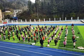 支教日记——和小朋友们做游戏图片