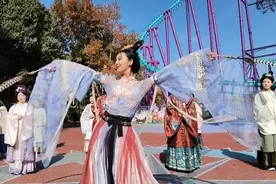 水上乐园国庆期间点燃国风热潮图片