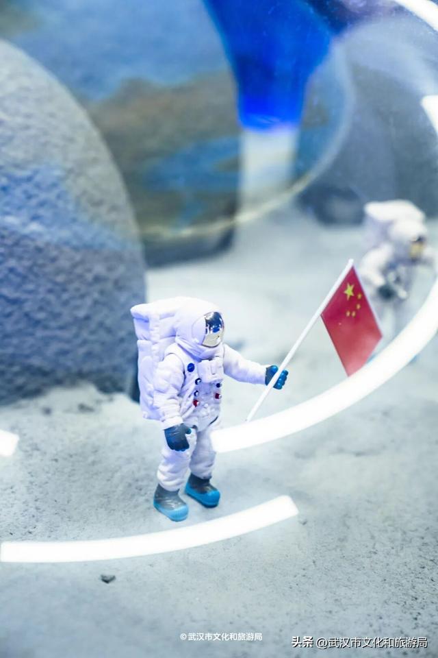 武汉市中心，不排队，看“天下第一剑”！
