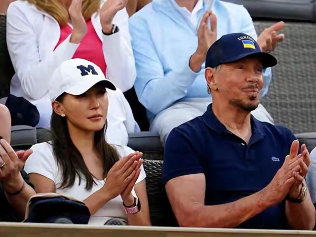 81岁美国首富是中国女婿？一日狂赚千亿，马斯克的新噩梦