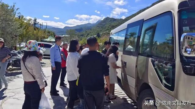 文县温情留游人