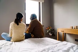 临床病友老王孤独级别十级，竟然一个人做手术，果然是一个狠人图片