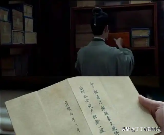 看到赵秉文房顶接见藏海，差点给导演跪了，这剧真没一个镜头多余