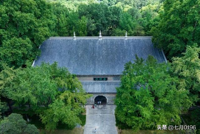 国庆假期，南京钟山风景区开启假期模式，实行交通管制，建议出行