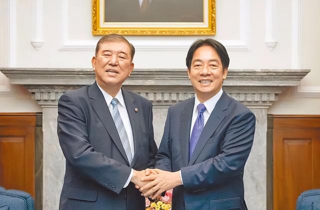 民进党下最后通牒：不许任何人出席93阅兵，国民党迎来天赐良机？