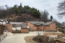 农村老话:“门前横路生，富贵自然来”指的是啥？有没有道理图片