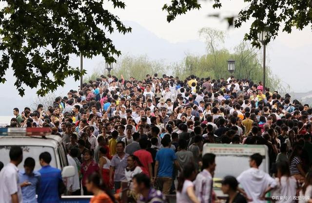 三亚不再受宠？为什么中产们都爱去国外游，原因曝光、值得深思