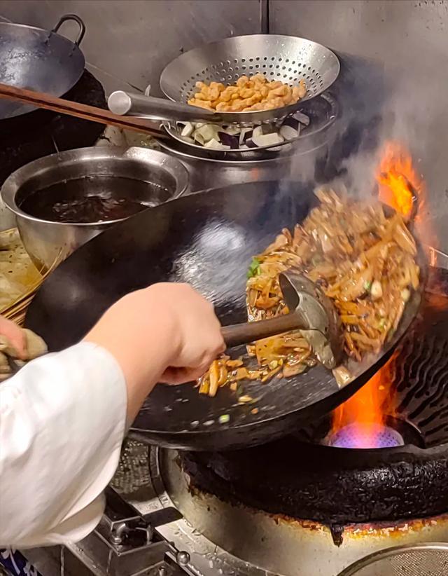 低价外卖正在“杀死”饭店？外卖5元堂食13元！消费者却纷纷叫好