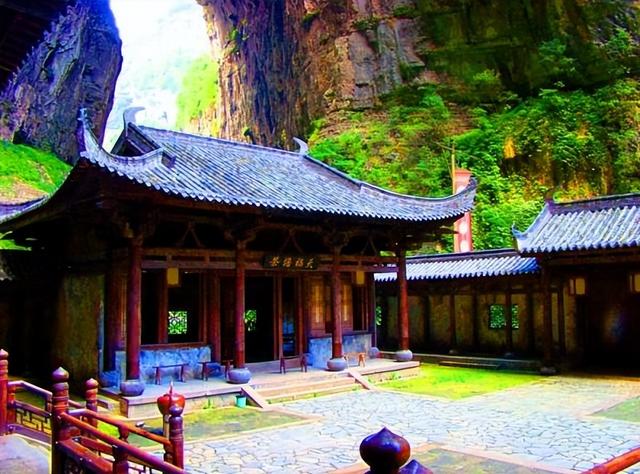 重庆旅游：探寻武隆天坑的神奇（图）