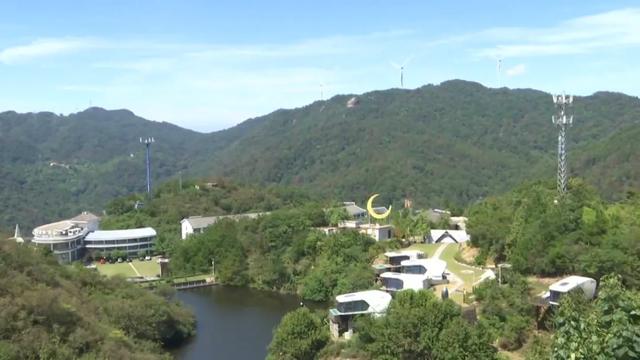 直降8℃！清凉寨避暑游人气旺，特色民宿一房难求