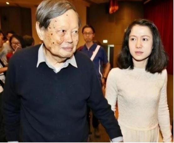 站在比世俗更高维度看翁帆，才知：被可怜的她，才是真正人生赢家