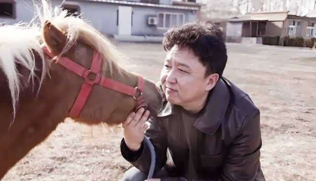 于谦财务暴雷仅2天，内娱被扒底朝天，原来孙越吴京也受了牵连