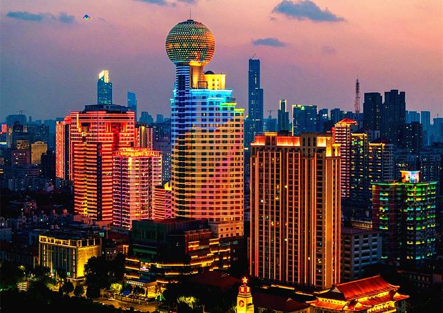 武汉与南京这俩个省会城市，有哪些独特地相同与不同之处呢？