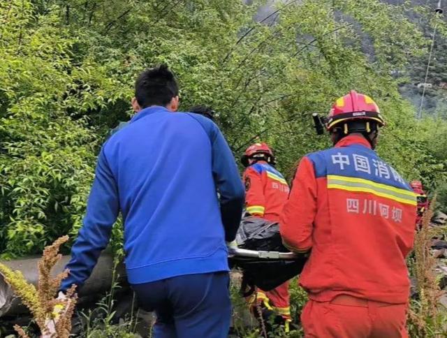 川西7人坠河后续！司机遗体找到，被河水冲出50公里，已面目全非