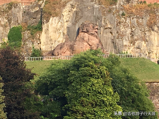 游子的Vlog：法国秋天的田园风光9- 傍晚落日余晖下的公路之旅