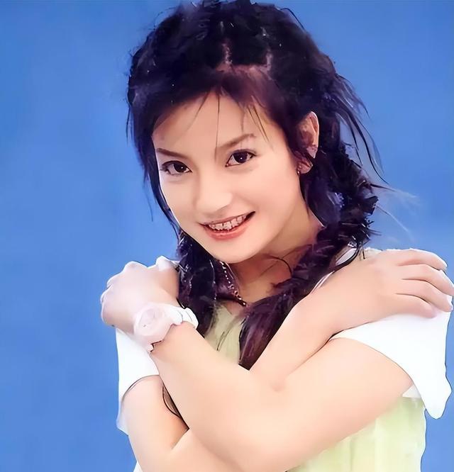 胃癌传闻真相大白半年，49岁赵薇再迎坏消息	，连累的何止闺蜜李湘