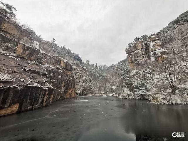 雪后崂山上演冬日浪漫