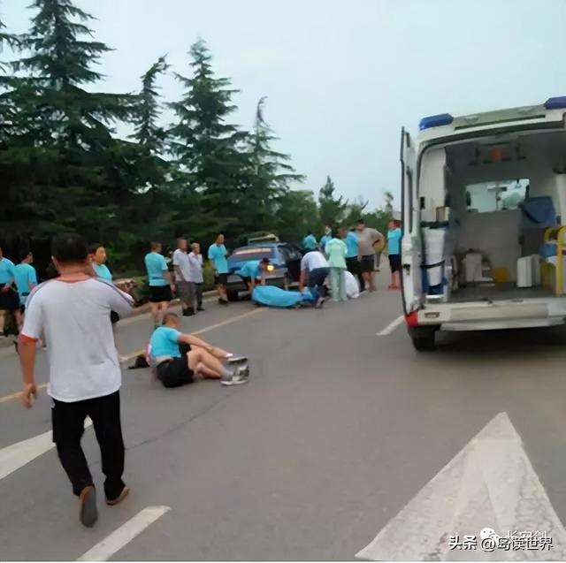 下午察：老年“暴走团”与城市如何共处？