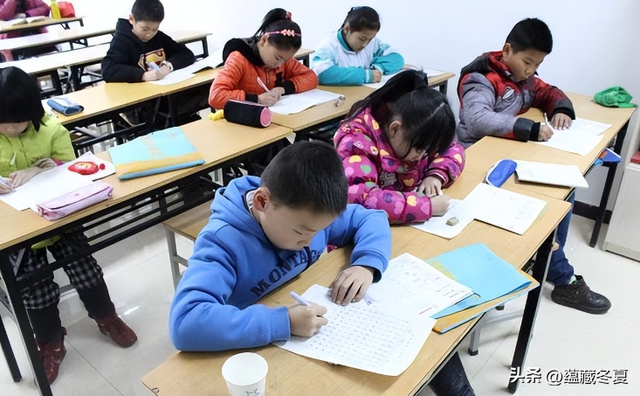 教育部扔下重磅炸弹：2026年开始	，全国一律不准再买校外商业试卷