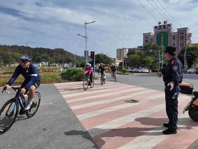 风驰竹海，骑友盛赞！在运动与美景的交融中收获双重满足