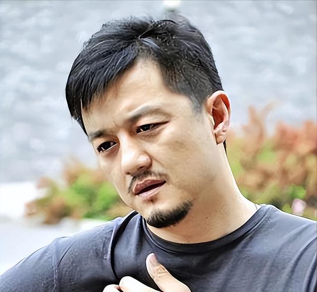 李亚鹏官宣离婚不到24小时，令人恶心的一幕发生了，汪峰也遭殃