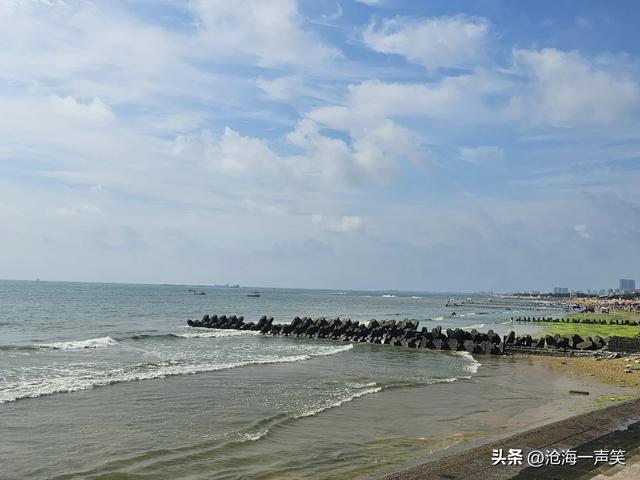 大海那么大，我想去看看，我想去畅游，您呢？一起走吧