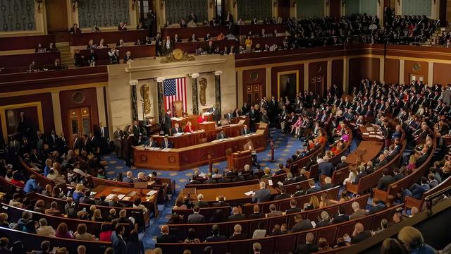 美政府联合造反？投票51：47！国会集体逼宫川普！全球局势大变天