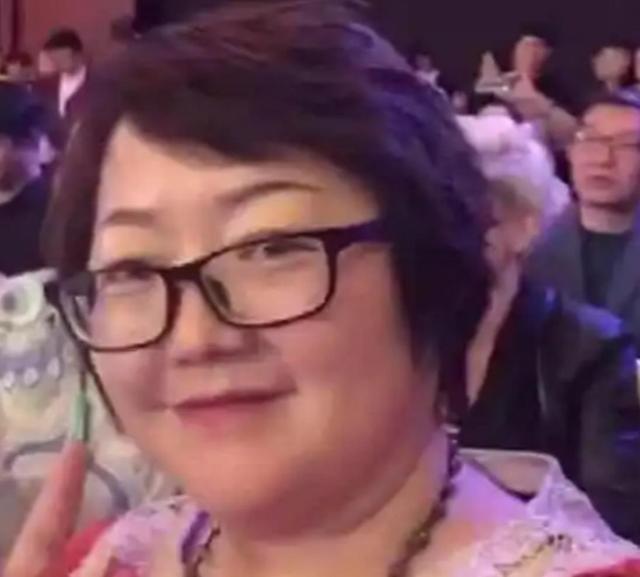 8年前，中国大妈带着403亿出逃英国，落网时账上竟有480亿！